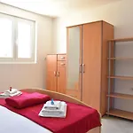 Luger Eg Apartment Razanj