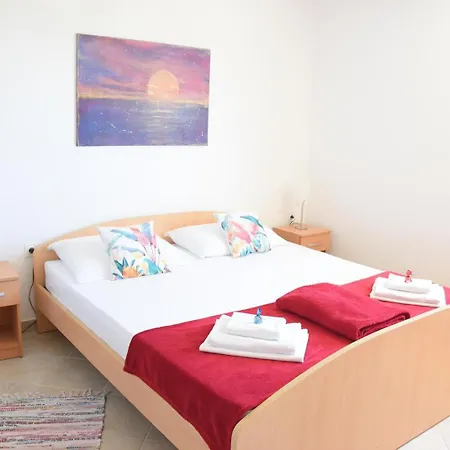 Luger Eg Apartman *
