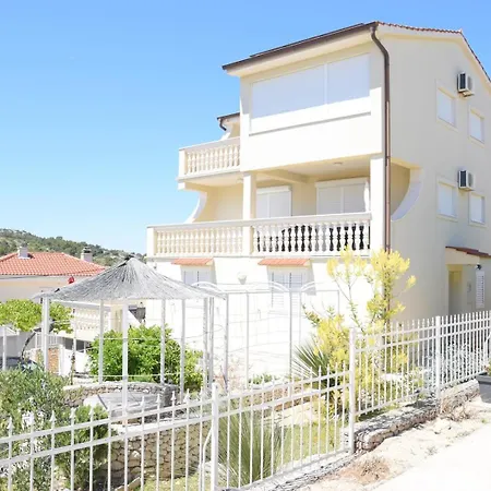 Luger Eg Apartment Razanj